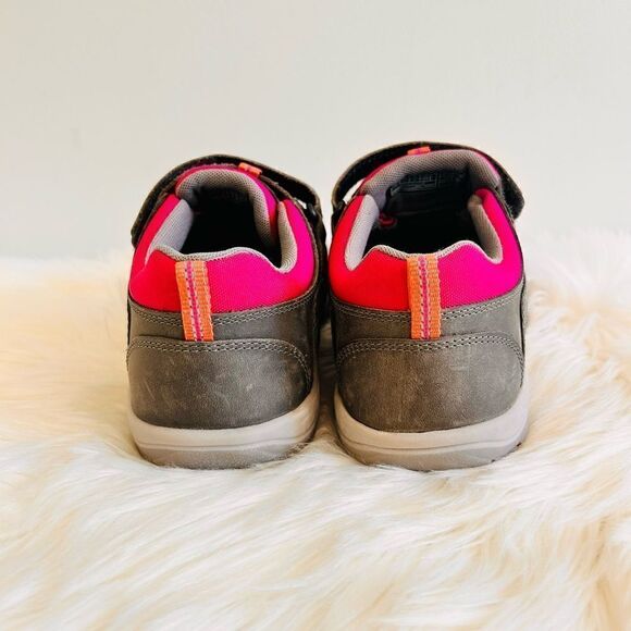 NWT KEEN Grey/Very Berry Newport Shoes! - Picture 4 of 6
